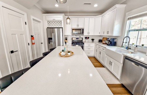 Charlotte House | Charlotte Oasis 4BR/2.5BA-Cozy and Charming Home Close To Uptown