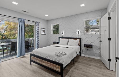 Charlotte House | Charlotte Retreat: Luxury 4BR Heaven