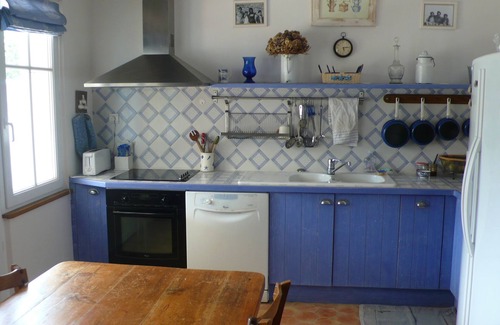 Les Portes-en-Re House | Charm, calm, sun, located at walking distance of the village center and beaches