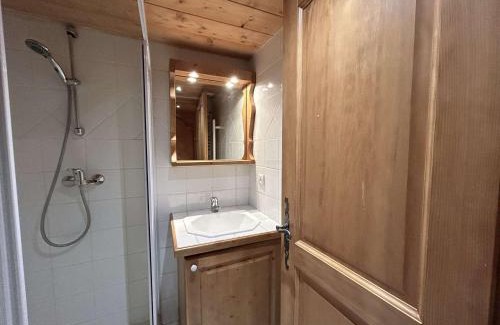 Meribel Village Apartment | Charmant 3 pièces pour 5 pers. à Méribel Village, proche pistes et commerces - FR-1-180-605