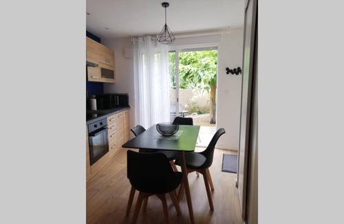 Pont-de-l'Isere Apartment | CHARMANT APPARTEMENT AVEC TERRASSE