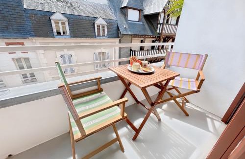 Deauville City Centre Apartment | Charmant Appartement au Cœur de Deauville avec Balcon et plage à 10 min à Pied