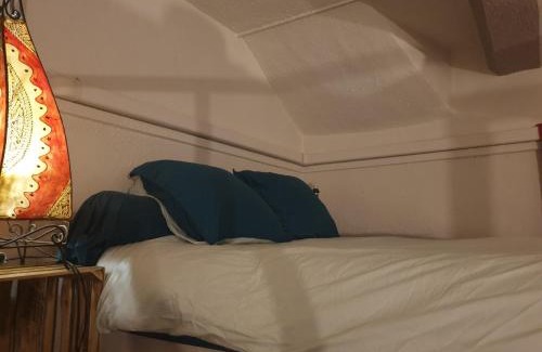 Lambesc Apartment | Charmant appartement cœur village provençal