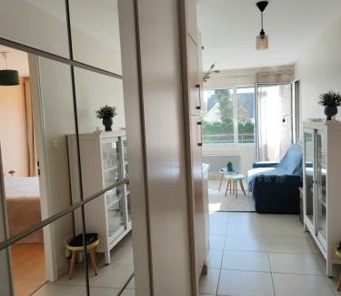 Plougonvelin Apartment | CHARMANT APPARTEMENT 3 étoiles classé BORD DE MER Travel Award 2024