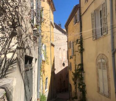 Hyeres City Centre Apartment | Charmant appartement lumineux