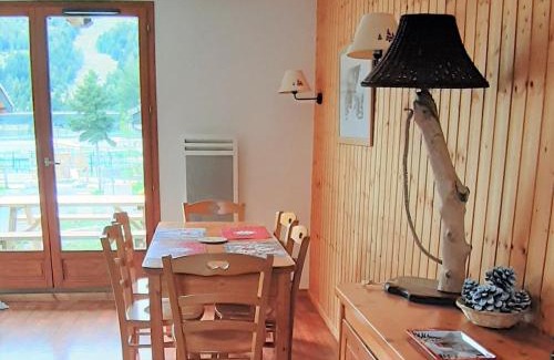 Saint-Etienne-en-Devoluy Ski Chalet | Charmant Chalet Duplex 6 Pers, Résidence 3* avec Piscine, Superdevoluy, à 300m des Pistes - FR-1-504-634