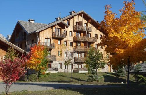 Saint-Etienne-en-Devoluy Ski Chalet | Charmant Chalet Duplex 6 Pers, Résidence 3* avec Piscine, Superdevoluy, à 300m des Pistes - FR-1-504-634