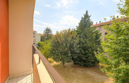 Zola - Pressense Apartment | Charmant et Chaleureux proche métro Gratte-Ciel