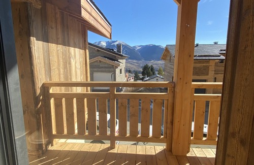 Superbolquere Apartment | Charmant bas de Chalet, vu sur les Montagnes