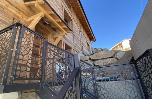 Superbolquere Apartment | Charmant bas de Chalet, vu sur les Montagnes