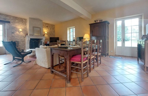 Saint-Aubin-de-Cadelech House | Charmante Maison avec Piscine