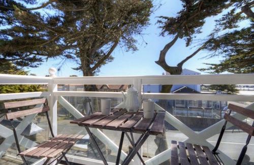 Tharon-Plage House | Charmant gîte face mer avec balcon privé, proche Pornic, tout confort assuré - FR-1-306-1025