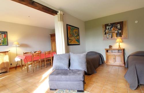 Montilliers House | Charmant gîte familial avec jardin et Wifi, animaux admis - FR-1-622-77