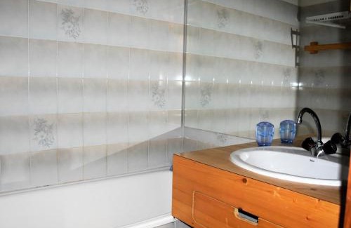 Pralognan-la-Vanoise Apartment | Charmant jardin, piscine chauffée, proche pistes et centre - FR-1-464-143