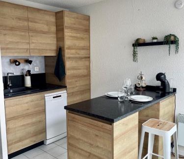 Les Sables d'Olonne Apartment | Charmant studio rénové au Coeur des Sables d'Olonne