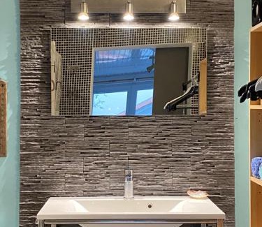 Bouguenais Apartment | Charmant studio calme avec terasse & parking privé