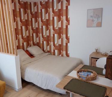 Anatole France Apartment | Charmant-Studio