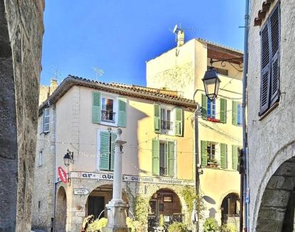 Le Broc Bed & Breakfast | Charmant Studio Indépendant Le Broc avec parking privé
