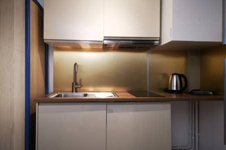 Ris Orangis Apartment | Charmant Studio meublé 30 min Paris, 5 min Evry, proche Aéroport Orly