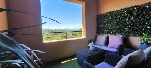 Pont Royal Apartment | Charmant T2 climatisé avec belle vue , Golf de Pont-Royal