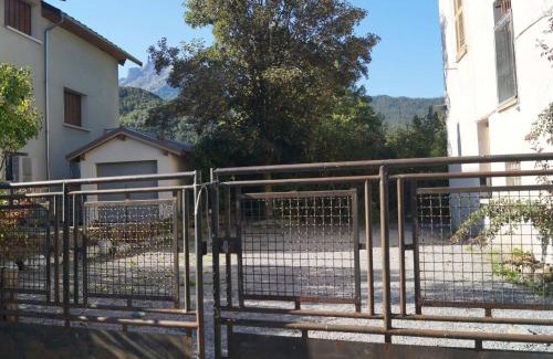 Barcelonnette Apartment | Charmant T4 rénové à Barcelonnette avec parking, 6 pers - FR-1-165A-203