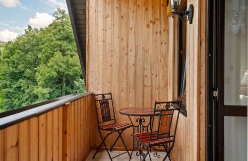 Pohla Apartment | Charmante Dachgeschoss Ferienwohnung im Erzgebirge