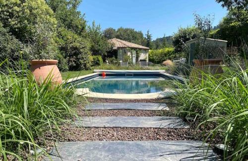 Le Puy-Sainte-Reparade House | Charmante dépendance avec piscine en Provence