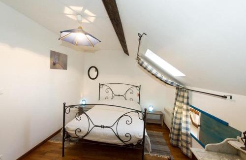 Chatel-Montagne House | Charmante Grange en Pierres, Jardin, Terrasse, Toutou Bienvenu - FR-1-489-47