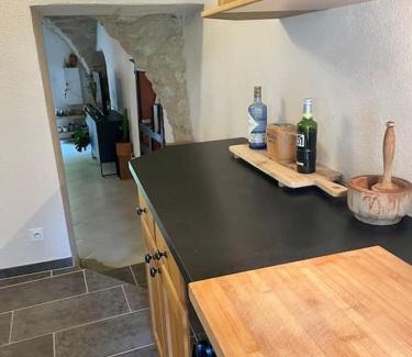 Cabrieres-dʼAigues House | Charmante maison de village au pied du Lùberon