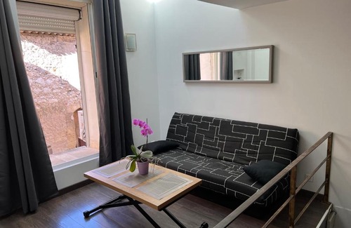 La Roque-d'Antheron Apartment | Charmante maisonnette au cœur du village