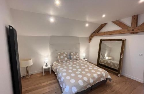 Mareil-sur-Mauldre House | Charmante maison rénovée près des châteaux, parking privé, BBQ, internet inclus - FR-1-527-95