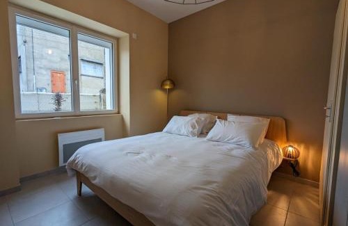 Angouleme House | Charmante maison à Angoulême, cour privée, proche parc et bus, accueil bébé, Wifi, animaux acceptés - FR-1-653-230