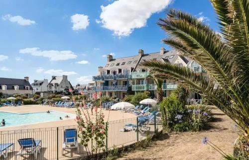 Guilvinec House | Charmante maison à Guilvinec avec piscine partagée