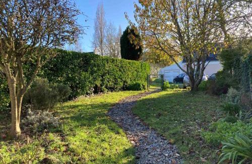 Le Palais House | Charmante Maison avec Jardin, Terrasse et Parking - Animaux Acceptés - FR-1-418-196