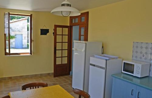 Chaveignes House | Charmante maison de campagne en Touraine avec jardin et WiFi - FR-1-381-288