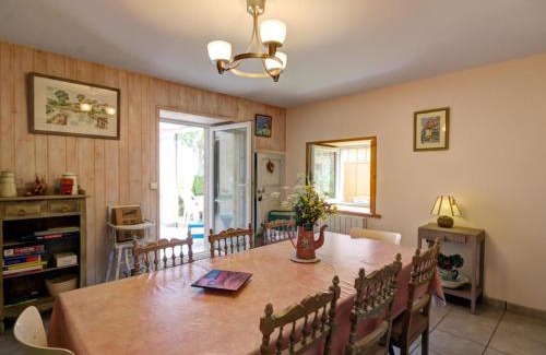 Marols House | Charmante maison de vacances à Marols, 6 pers, jardin clos, confort absolu - FR-1-496-2