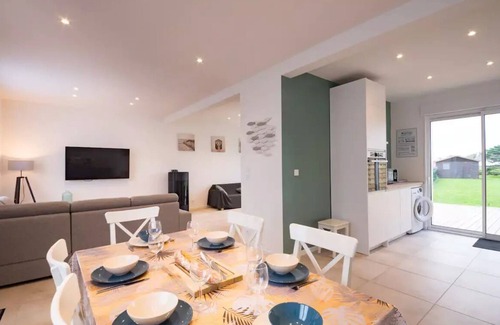 Ploudalmezeau House | Charmante Maison à 200 m de la Plage Entièrement Renovée