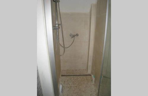 Les Puces de Saint-Ouen Apartment | Charmante maisonnette aux portes de paris