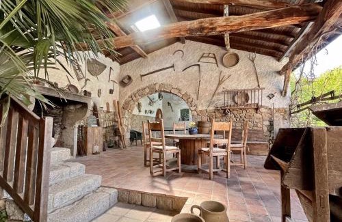 Essertines-en-Donzy House | Charme bucolique avec piscine privée et spa - FR-1-496-364