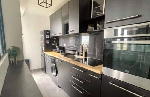 Soisy-sous-Montmorency Apartment | Charme Près de Paris : Élégance Urbaine