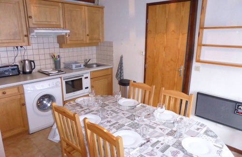 Les Contamines-Montjoie Apartment | Charming 3-Room Mezzanine Apartment for 8 at Les Contamines-Montjoie, Near Ski Lifts