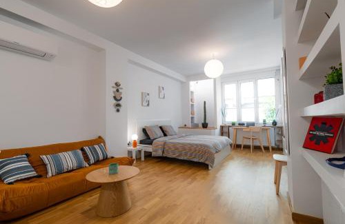 Plaka Apartment | Charming 1 BDR Apt at Syntagma