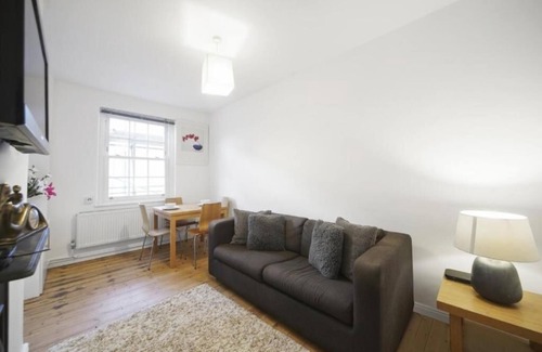 Camberwell Green Apartment | Charming 1-Bed Flat near Camberwell & Southwark – Bethwin Road