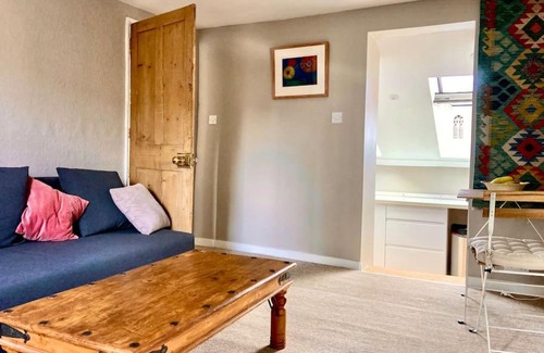 Norwich Apartment | Charming 1 bed loft in 16C house in city centre