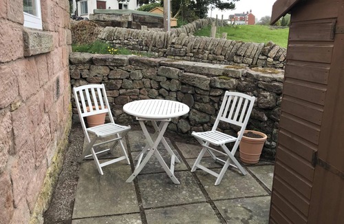 Cauldon Low House | Charming 1 Bed Peak Cottage Barn Alton Towers