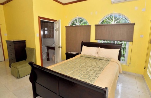 IronShore Estates Hotel | Charming 1-bedroom in iconic Montego Bay with WiFi, AC