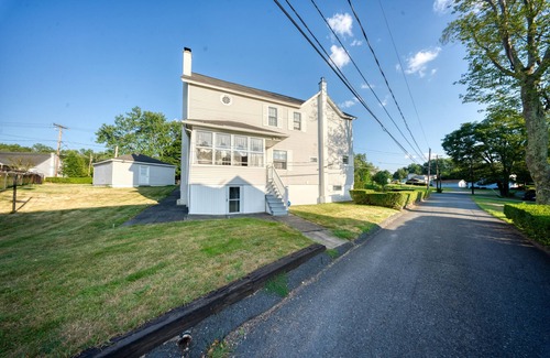 Carbondale Apartment | Charming 1-bedroom apartment in welcoming Carbondale with AC