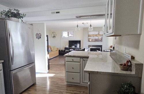 West End Apartment | Charming 1-bedroom apartment in delightful Tacoma with WiFi