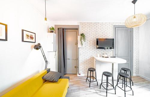 Oullins Apartment | Charming 1 bedroom apartment Oullins center near metro