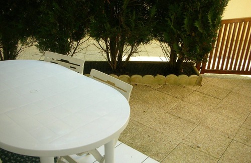 Royan Apartment | Charming 1-Bedroom Apartment, 100m from Royan Market, 500m from Beach